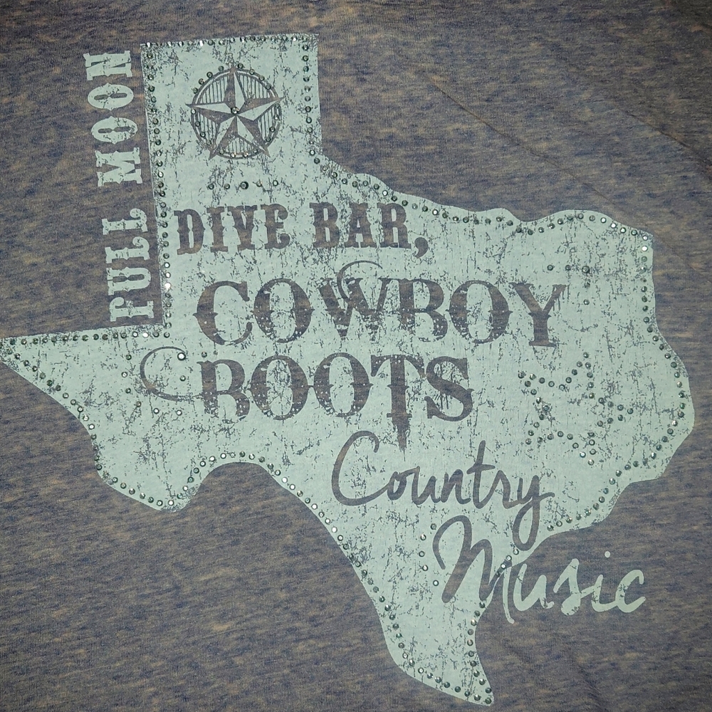 NWT SZ L Maurices Purple Cowboy Boots Graphic Country Music V-Neck Tee - Picture 2 of 9